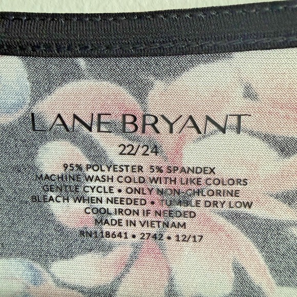 NWT Lane Bryant Wrap Cap Sleeve Floral Blouse Size 22/24 Feminine Fairy - Picture 3 of 11